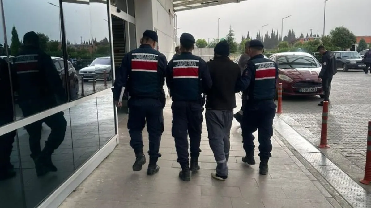 İzmir merkezli 10 ilde DEAŞ operasyonu: 9 gözaltı