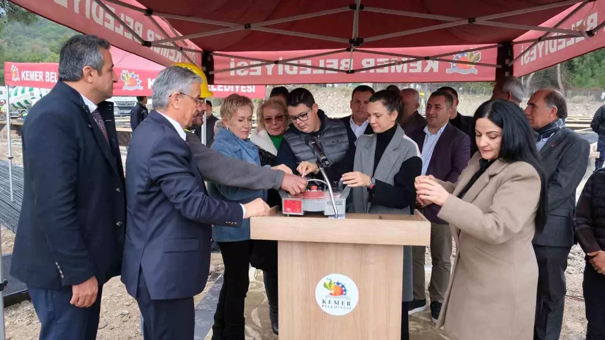 Tekirova’ya Yeni Kapalı Pazar Yeri Temeli Atıldı