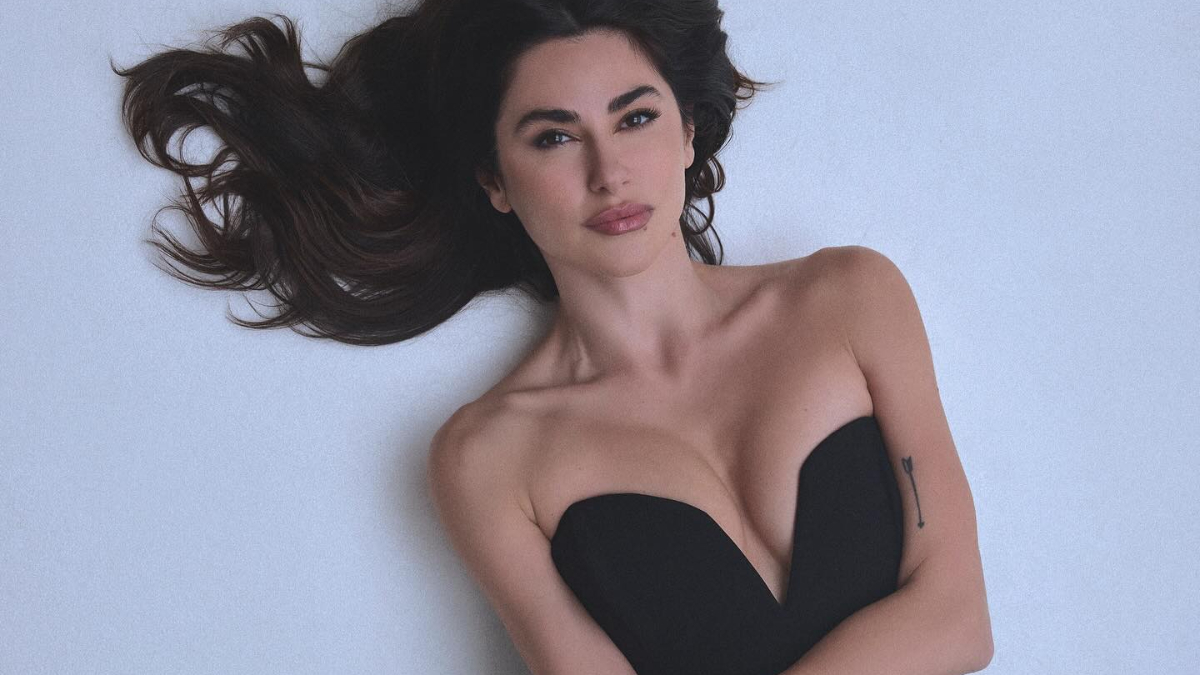 Oyuncu Nesrin Cavadzade’nin iddialı tarzı! Bakan bir daha baktı