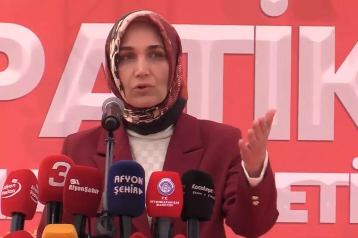 Türkiye’nin ilk türbanlı Valisi Kübra Güran Yiğitbaşı, açılıştaki talebiyle tartışma yarattı